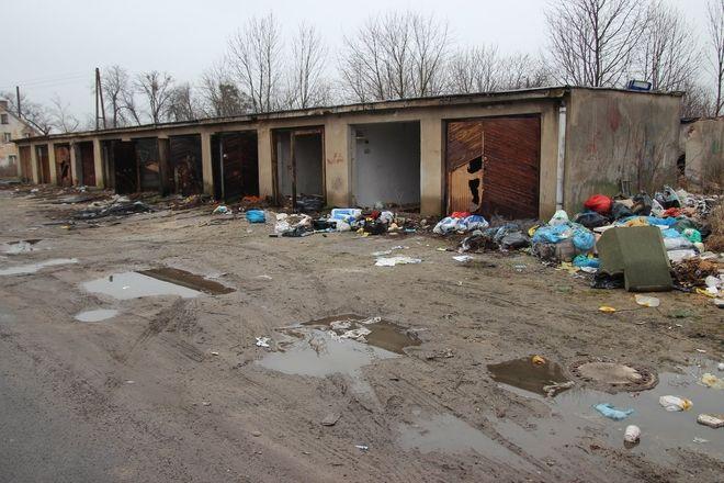 Oporów tonie w śmieciach. Mieszkańcy: zróbcie tam porządek!