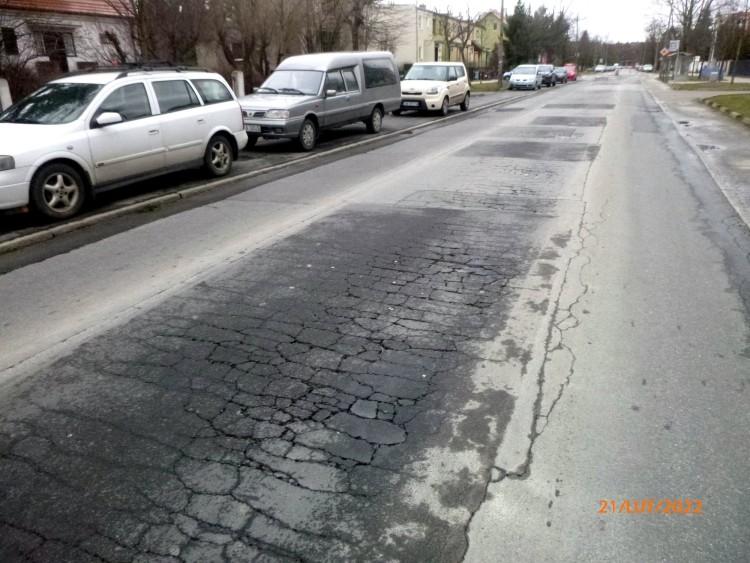 Wrocław: Połówkowe zamknięcie jezdni ważnej ulicy. Utrudnienia dla kierowców
