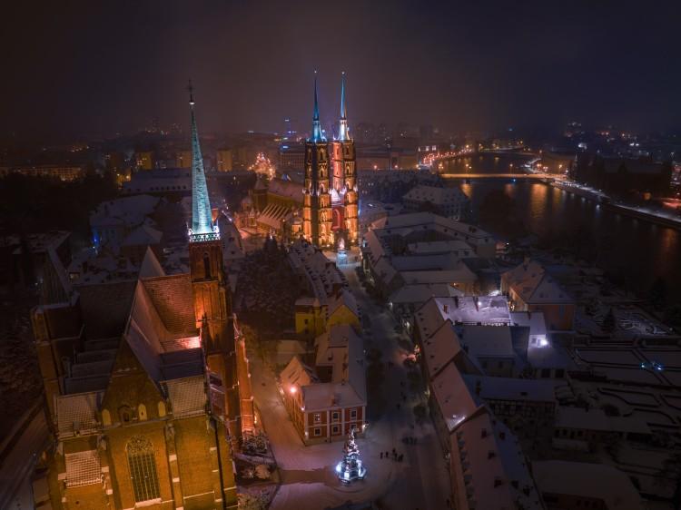 Tak wygląda zimowy Wrocław z drona. Ale tu magicznie!