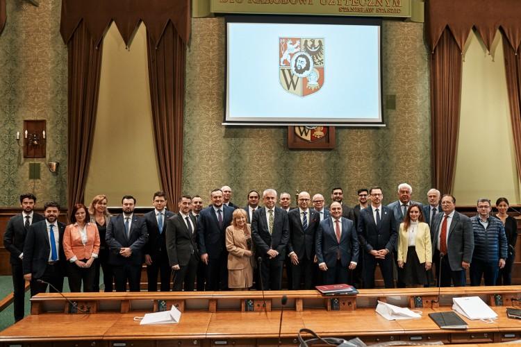 Nowy ambasador Turcji we Wrocławiu. Bezpośrednie loty i turkologia na UWr?