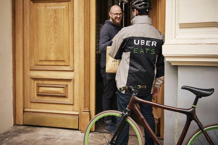 Nowa usługa we Wrocławiu. Uber Eats rozwozi jedzenie z restauracji