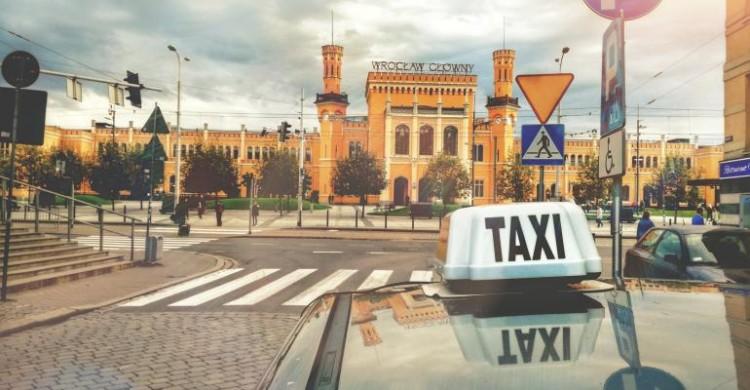 Taksówkarz: niektórzy wrocławianie nie znają swojego miasta. Ja je zwiedzam codziennie [FELIETON]