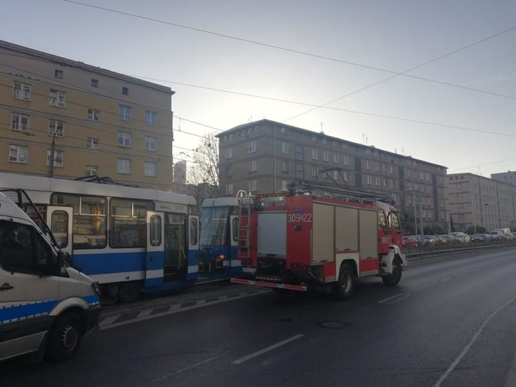 Tramwaj potrącił kobietę przy placu Legionów. Objazdy [ZDJĘCIA]