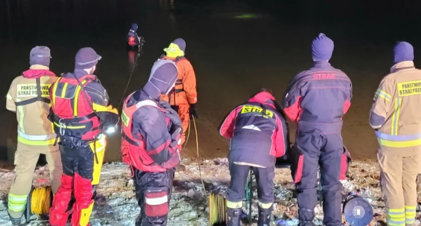 Wrocław: Alarm podczas morsowania. Ktoś mógł utonąć w stawie