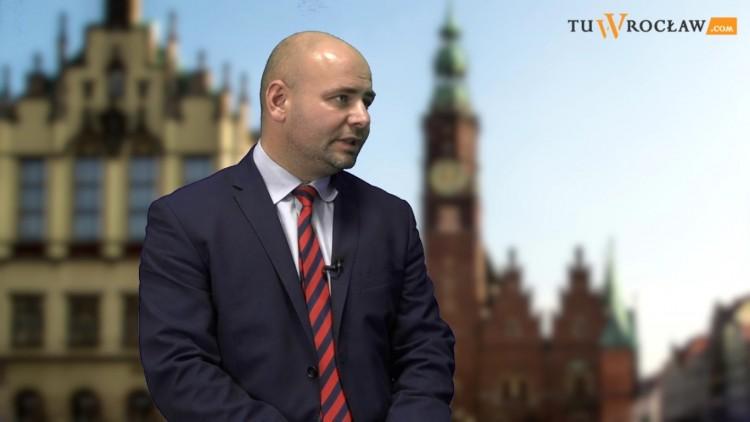 Dominik Kłosowski o Sutryku: „Jacek ma lewicowy program” [WIDEO]