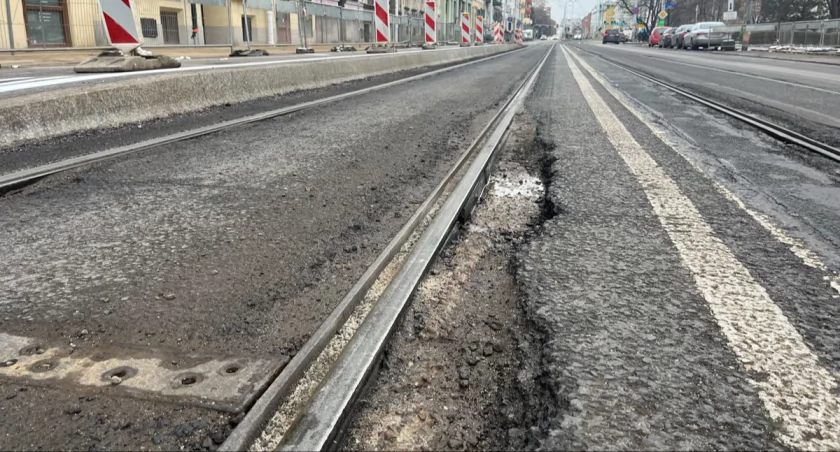 Wrocław! Wielka wyrwa na Sienkiewicza! Tutaj można stracić koło!