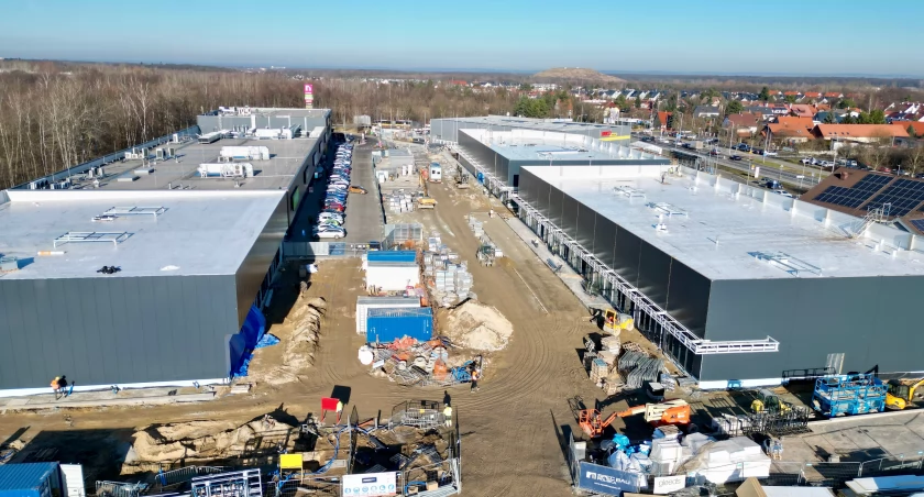 Wrocław: Nowe sklepy rosną w oczach. Tak się powiększa centrum handlowe