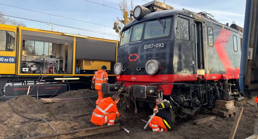 Wrocław: Pociąg wykoleił się na przejeździe pod Koroną