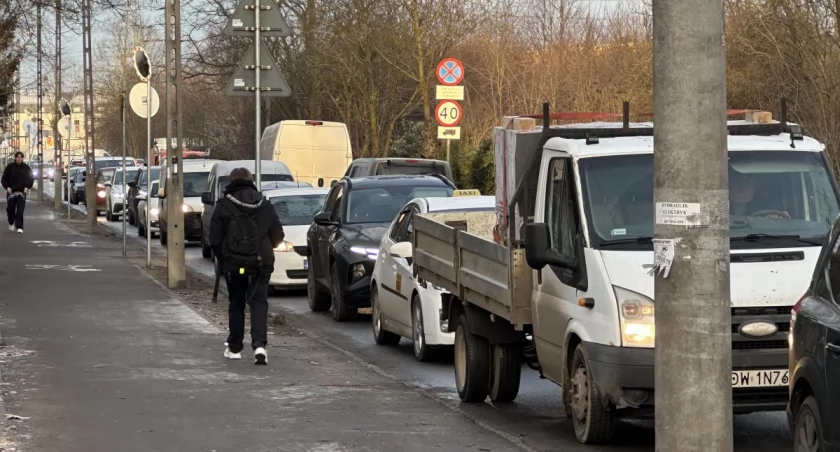 Paraliż wokół Korony. Kiedy powstanie wiadukt?
