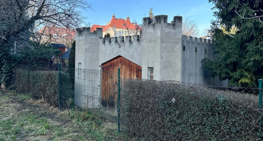 Oto najmniejszy zamek w Polsce. Stoi w samym centrum Wrocławia!