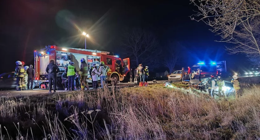 Sześć osób rannych w groźnym wypadku pod Wrocławiem 