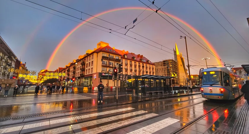 Przepiękna tęcza nad Wrocławiem. Wasze niesamowite zdjęcia!