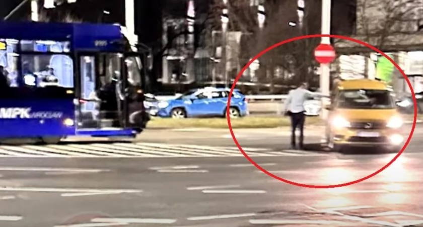 Jest decyzja. Nie będzie kary dla motorniczego, który groził bronią kierowcy