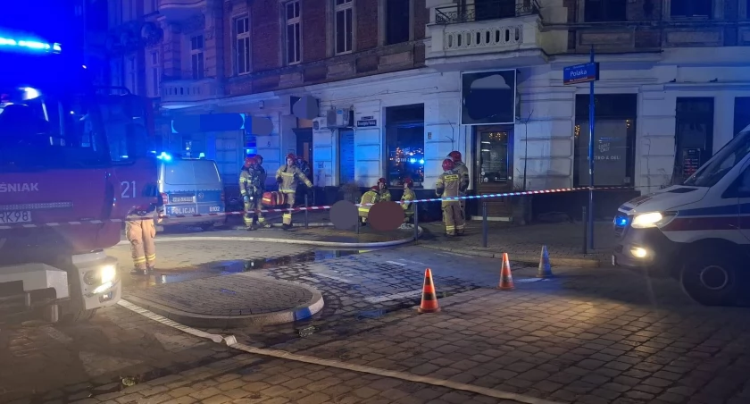 Groźny pożar we Wrocławiu. Wynosili ludzi z płonącego mieszkania