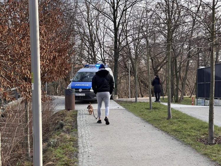 Z rzeki w centrum Wrocławia wyłowiono ciało młodego człowieka