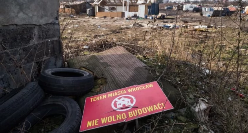Rafał Dutkiewicz popełnił błąd wyrzucając Romów. Tak orzekł trybunał w Strasburgu