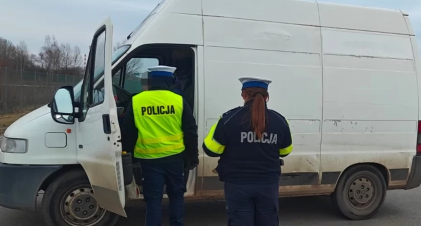 Masakra! Czym ci ludzie jeżdżą! Jednego dnia policja odebrała aż 108 dowodów rejestracyjnych