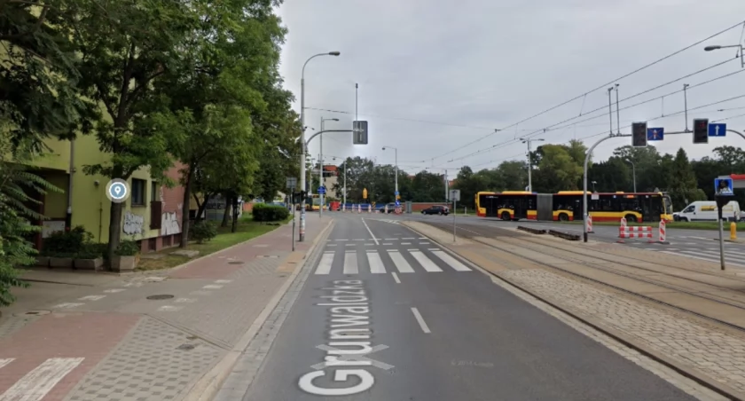 Awaria wodociągowa koło Mostu Szczytnickiego. Zamkną kawałek ulicy