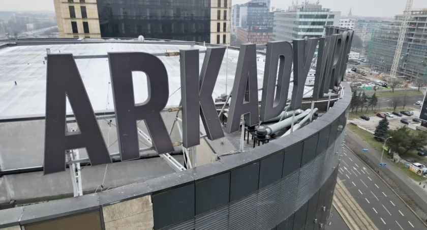 To jakieś fatum? Rozbiórka Arkad Wrocławskich znów przełożona. Tym razem poszło o zieleń