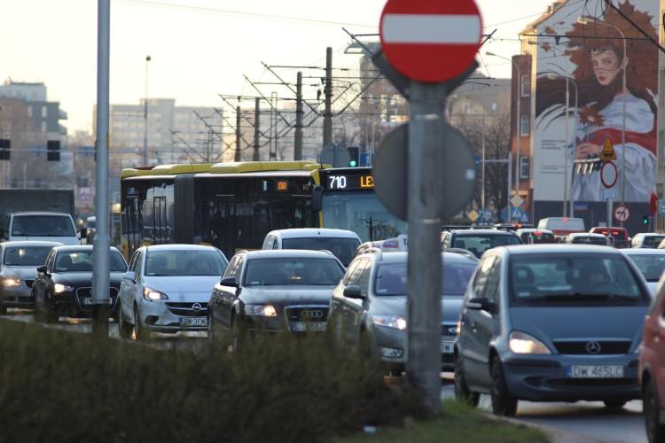 Wrocław: Zachód w korkach przez 6 tygodni. Mieszkańcy piszą do magistratu