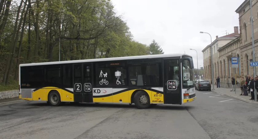 KD przewoźnikiem autobusowym? Nowa inicjatywa na rzecz pasażerów