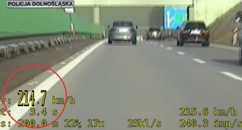Jak on to zrobił? Autostradą A4 pod Wrocławiem pędził aż 214 km/h