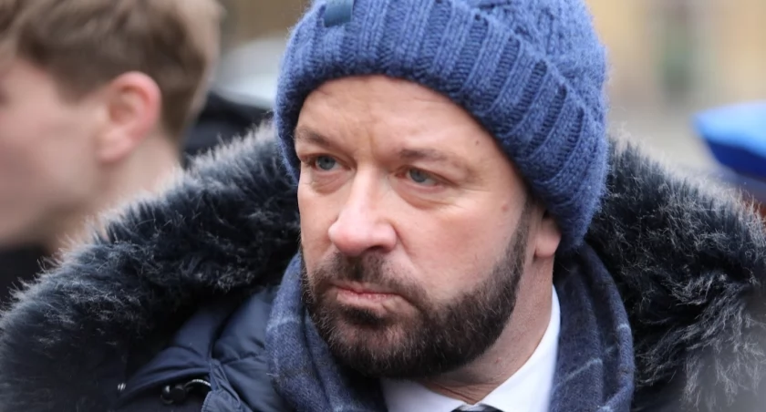 Jackowi Sutrykowi ufa tylko 10 procent Polaków, a prawie połowa go nie zna
