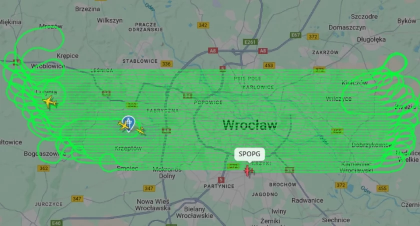 Tajemniczy samolot przeleciał ponad 50 razy nad Wrocławiem. 