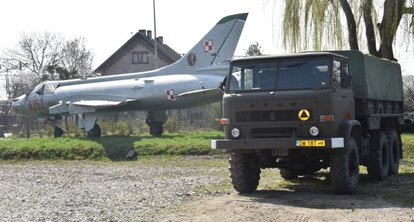Czołg, samolot myśliwski i jednoosobowe bunkry. To zobaczysz w Społecznym Muzeum Militariów