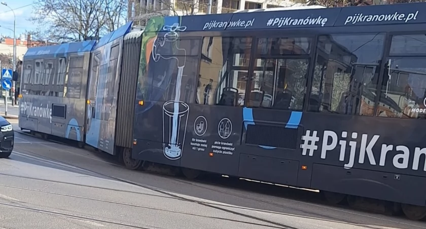 Tramwaj wykoleił się w centrum Wrocławia. Zepsute torowisko będzie nieczynne 