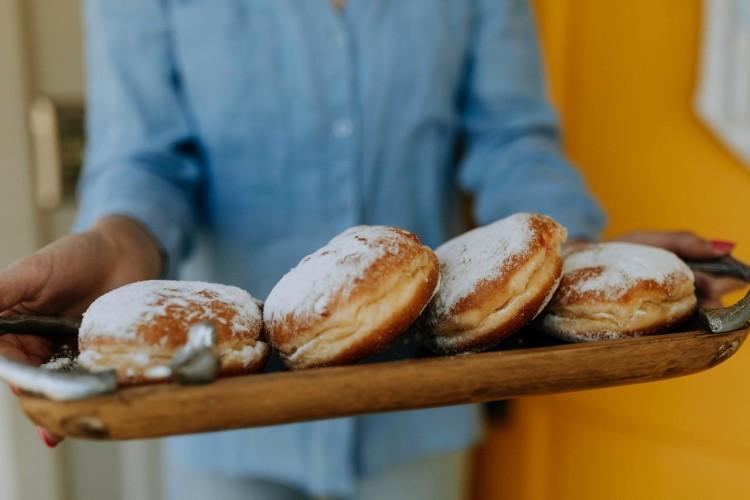 Dziś Tłusty Czwartek. Pączki nie zawsze wyglądały tak jak dziś