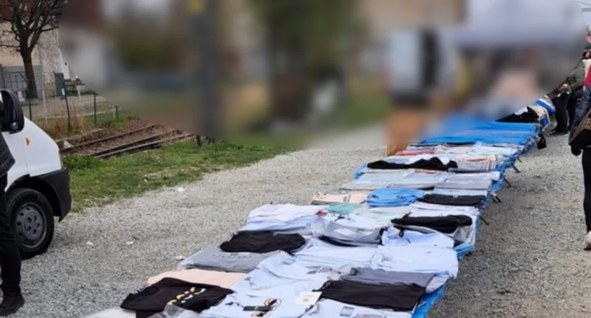 Nalot policji na Świebodzki we Wrocławiu. Te ubrania to podróbki!