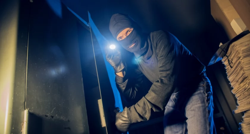 Z banku pod Wrocławiem ukradli ponad 12 milionów. Wpadli przez żonę...