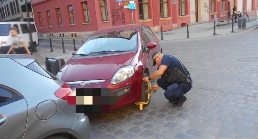 Wrocław: Szef straży miejskiej postawił się w ratuszu. 