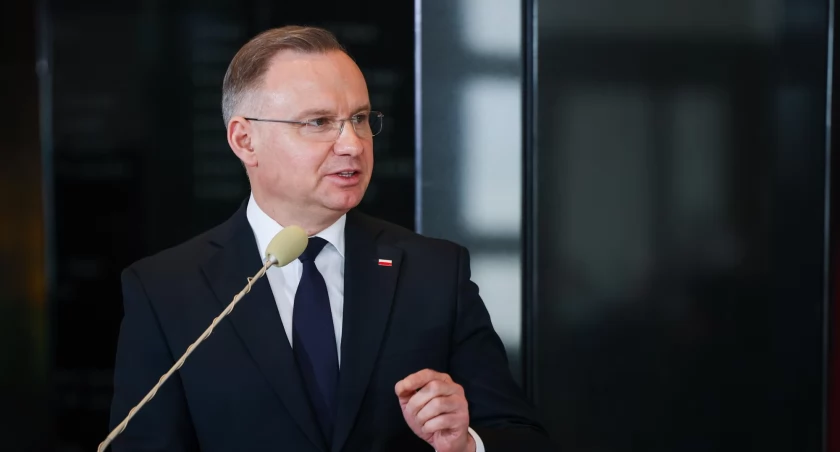 Żałoba narodowa w Polsce. Jest decyzja Andrzeja Dudy. Co oznacza żałoba?