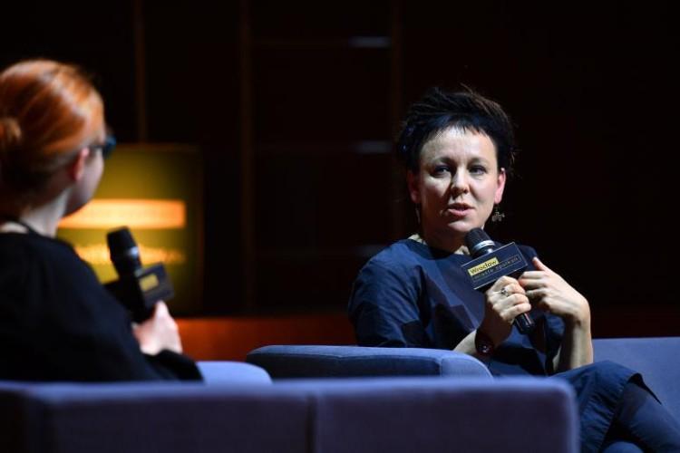Olga Tokarczuk: „Solidaryzuję się z represjonowanymi sędziami”