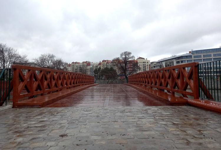 Wrocław: Most św. Klary otwarty po remoncie. Zmienił kolor