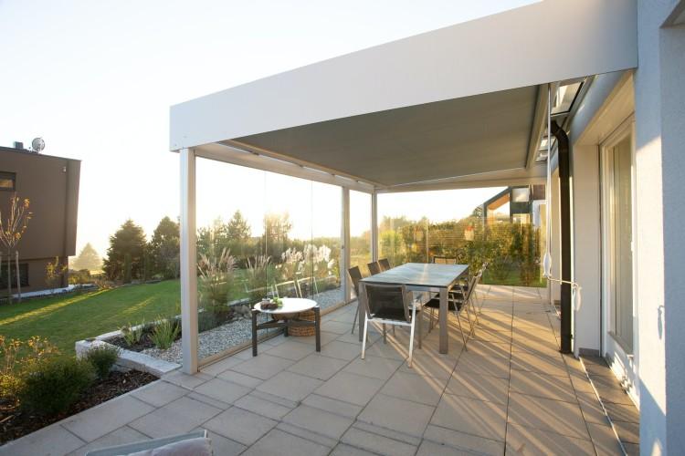 Aluminiowa pergola tarasowa na wymiar – czy warto?