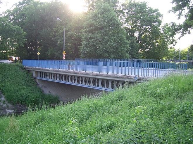 Most Muchoborski do remontu, zbudują też kładkę dla pieszych i rowerzystów. Umowa podpisana