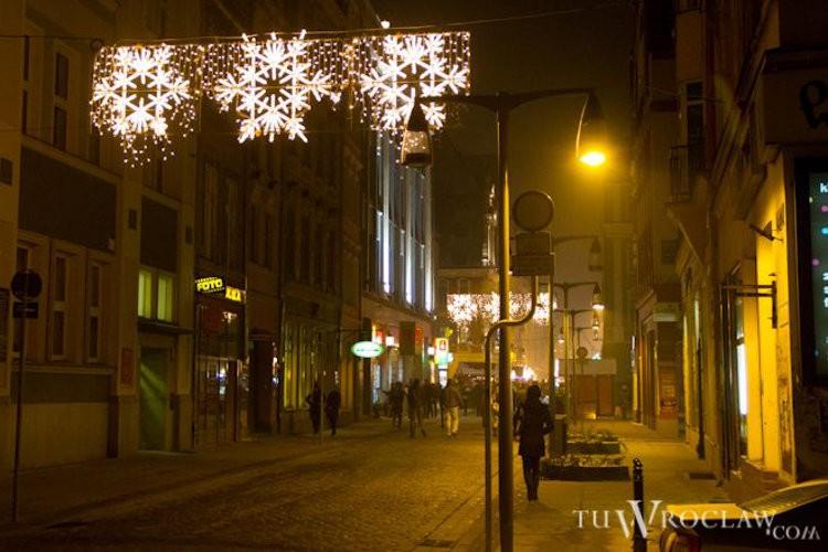 Kiedy znad wrocławskich ulic zniknie świąteczna iluminacja?