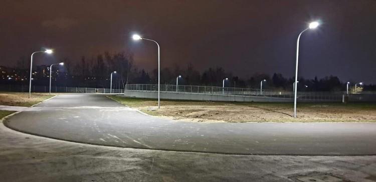 Wrocław: tor wrotkarski w Parku Tysiąclecia ma nowe oświetlenie za milion złotych