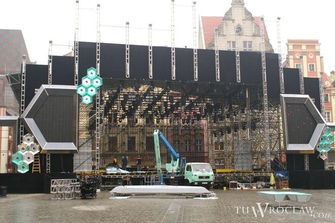 Sylwestrowa scena na wrocławskim rynku już prawie gotowa