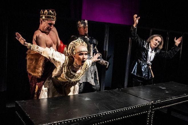 Świetne listopadowe przedstawienia w Teatrze Pantomimy 