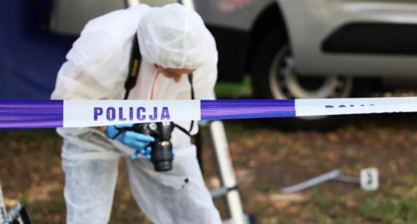 Makabra pod Wrocławiem. Udusił znajomego, a potem powiesił go na kiju od miotły, żeby upozorować samobójstwo