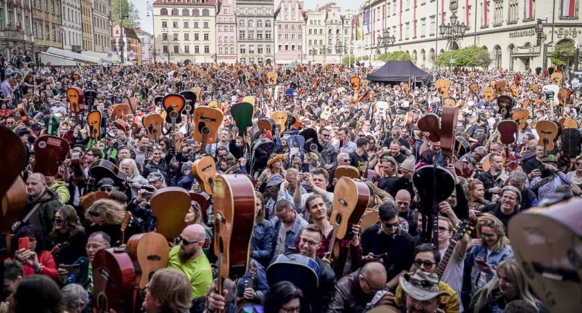 Gitarowy Rekord Świata 2025. Czy 1 maja 2025 zostanie pobity? 
