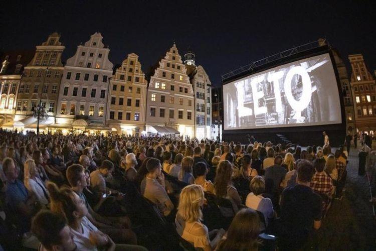 Pokazy w kinach i na Rynku. Oto program największego festiwalu filmowego w Polsce