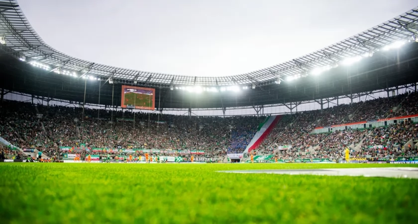 Śląsk Wrocław spadł z ekstraklasy. Kto najbardziej zawinił? [SONDA]
