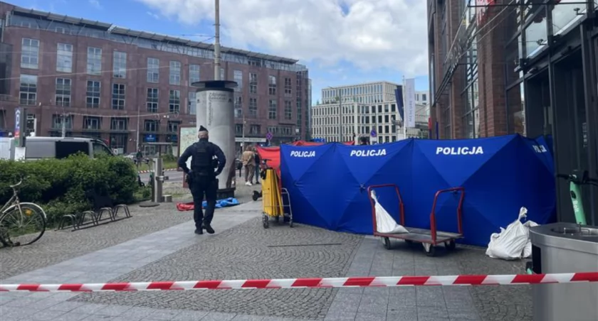 Tragedia w Galerii Dominikańskiej. Nie żyje 35-letni mężczyzna