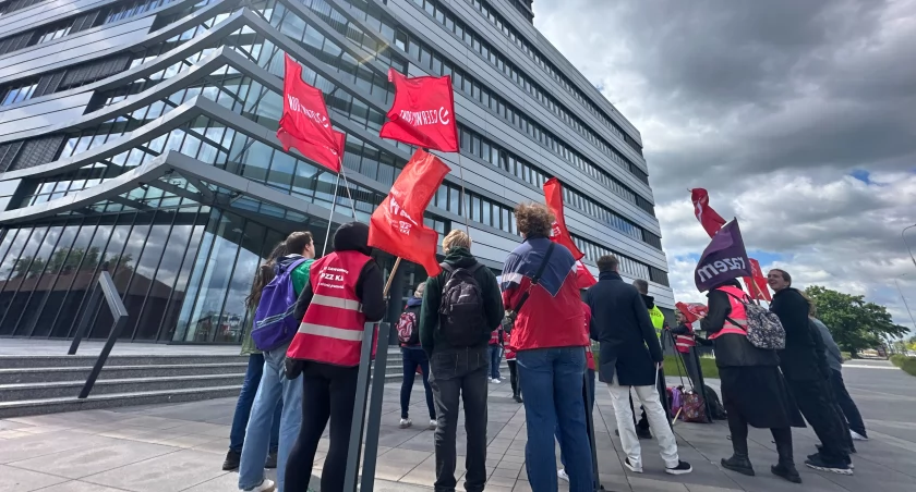  Protestowali pod centralą Kauflandu we Wrocławiu. Długa lista zarzutów 