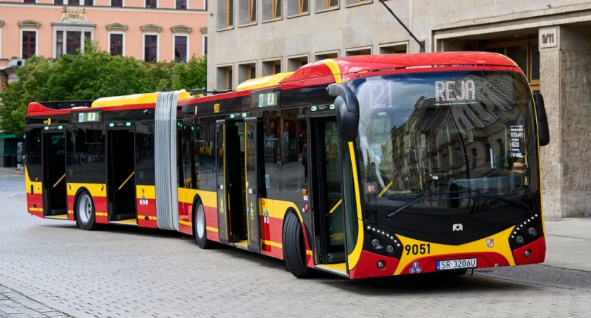 Nowy przewoźnik we Wrocławiu. Dziś pokazał swoje autobusy. Są z Czech